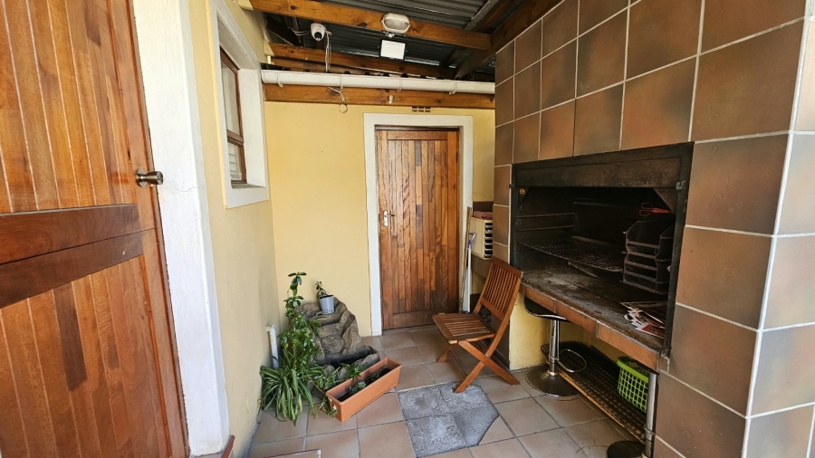 2 Bedroom Property for Sale in Wellington North Western Cape